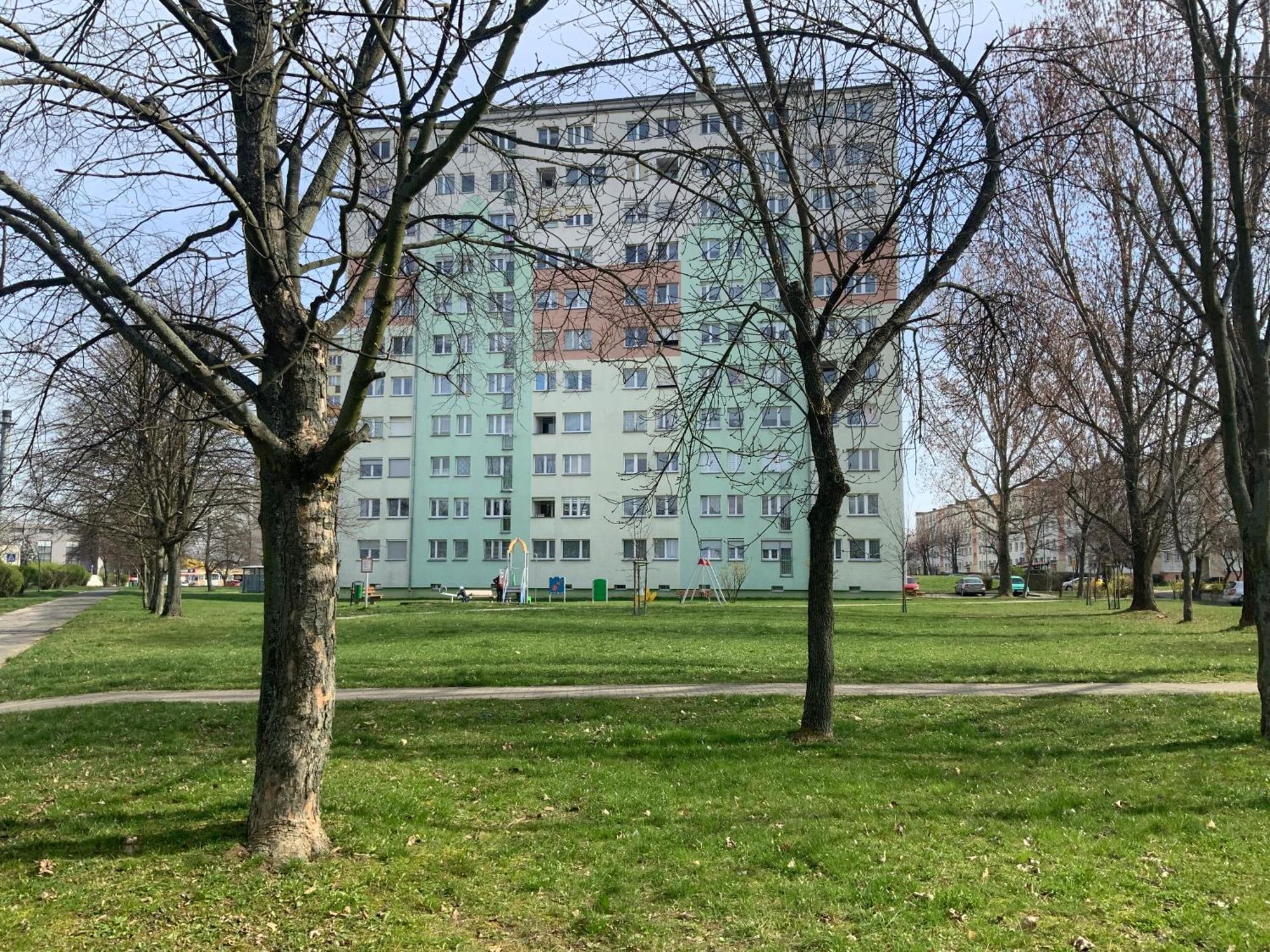 Retro Boleslawiec Apartment